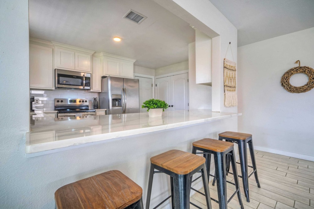 Sleeps 20! 2 Homes Near the Beach, Private Pools, Gameroom, Large Family Retreat
