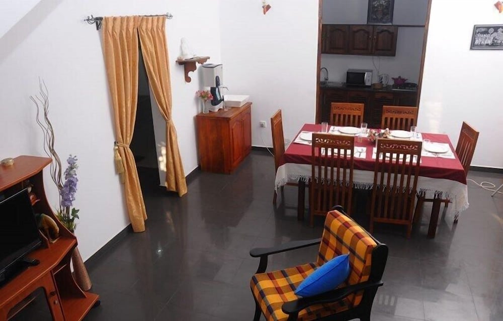Colombo Village