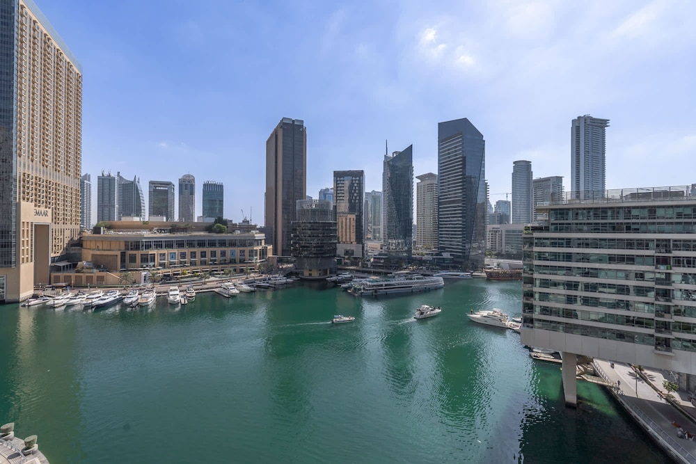 Chic Marina-view Studio in Bay Central Marina