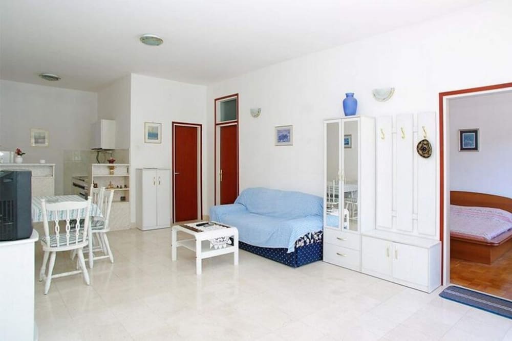 Apartments Tomasic - Two Bedroom Apartment With Sea View