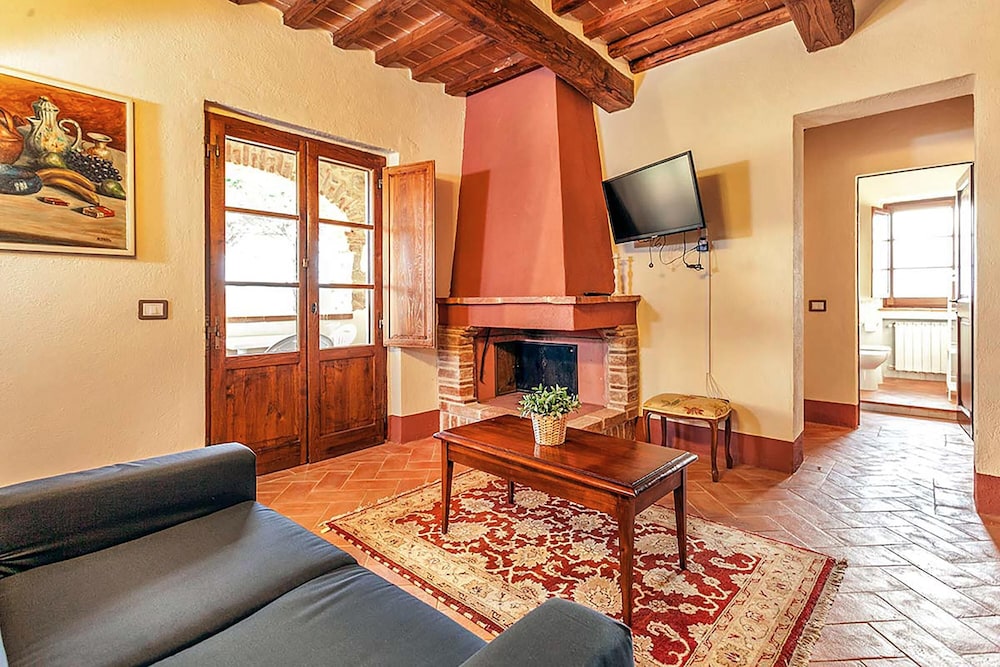 Fratta Orchidee in Cortona view 4
