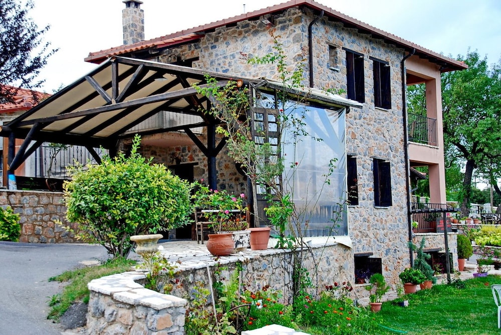 Menalia Villas & Suites
