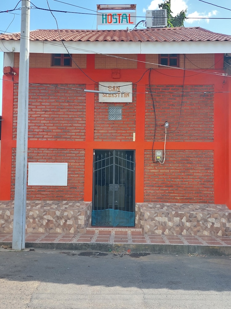Hostal Ruinas de San Sebastian - Hostel