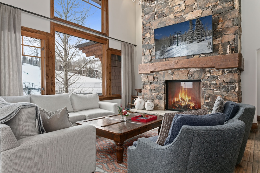 Grand Lodge - Four Bedroom #405 - Ski-in/ski-out 4 Condo