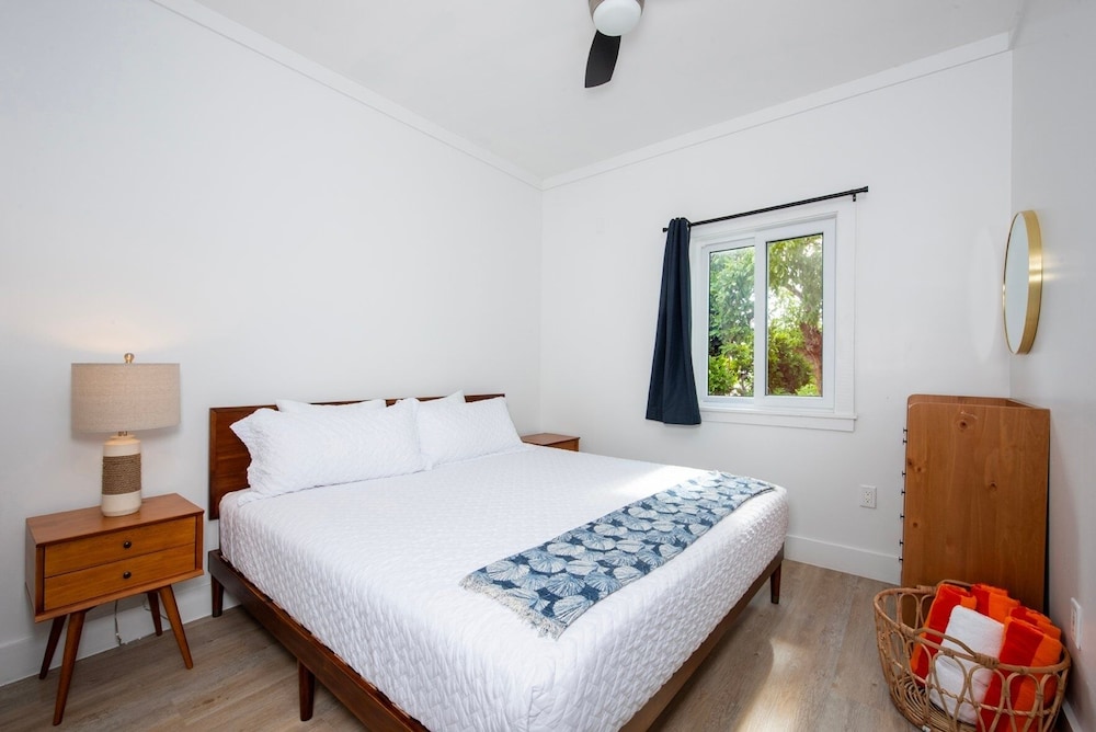 Laughing Bird Studio #7 - Brand New Stylish Apartment, Pool, Bea 1 Bedroom Condo, photo 65