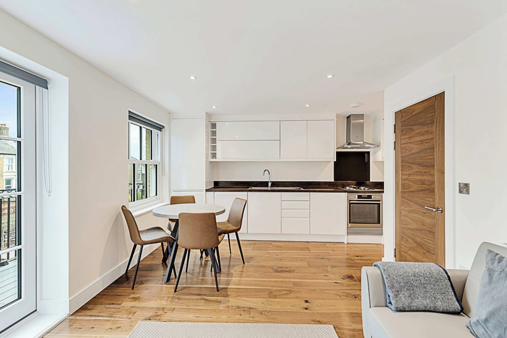 Chiswick Charm: 1 Bed Gem