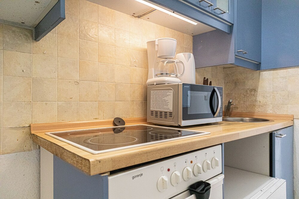Beautiful 2BR Apartment Near Rennweg