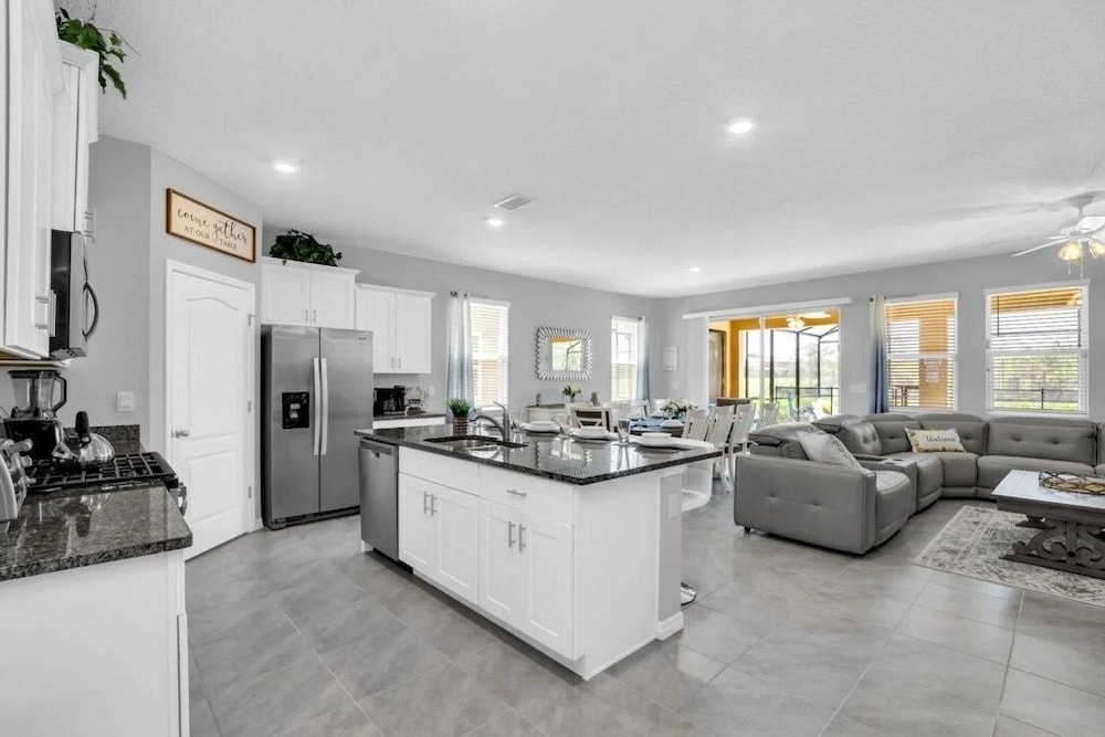 Luxury 6 Bed Private Pool Home In Solterra Resort 6 Bedroom Home by RedAwning view 2