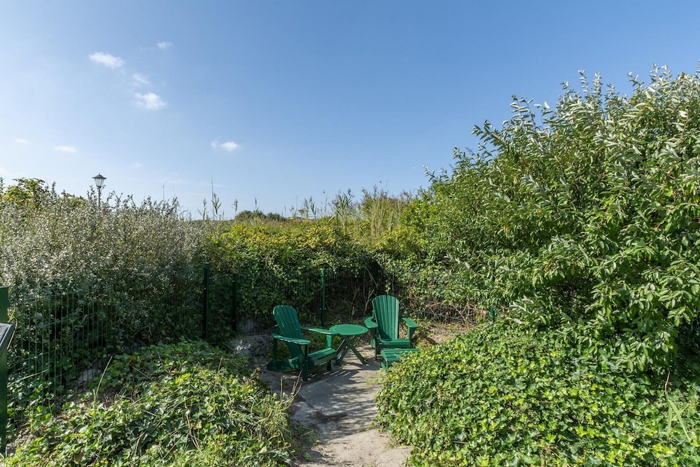 Atmospheric Detached Villa Near Beach