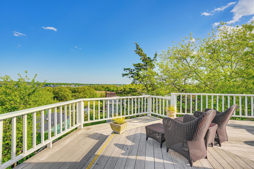 Elegant Gloucester Beach Getaway With Ocean Views!