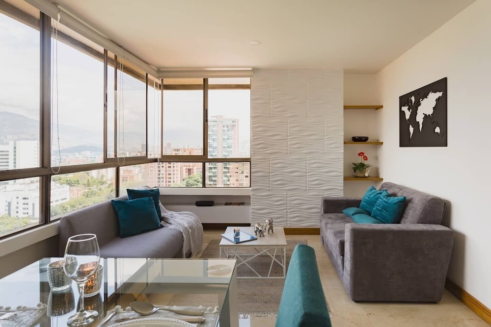 Edificio Alcazar de Oviedo BY Host Medellin