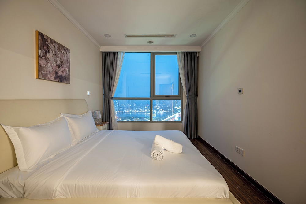 Vinhomes Central Park Apartment by Hava