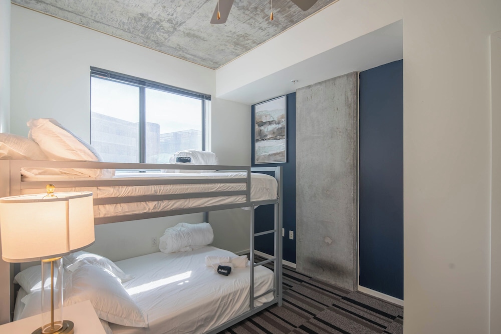 ROVE LIVING/KL - Roosevelt Point