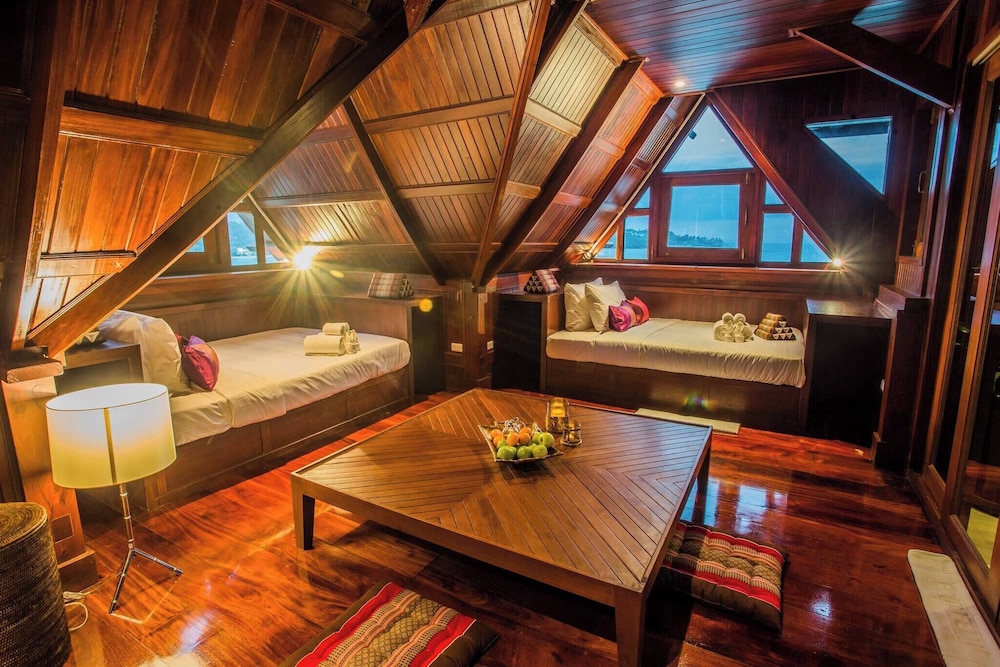 Luxury Seaview 6 Bedrooms With Infinity Pool Villa, Private Gym, Superfast Wifi