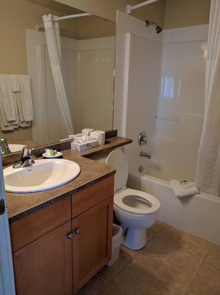 Fort Mcmurray Vacations - Clearwater Residence Hotel Timberlea - Property Image 8