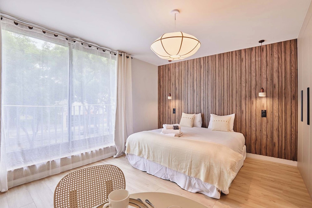 THE Parisian Suite / Center of Paris