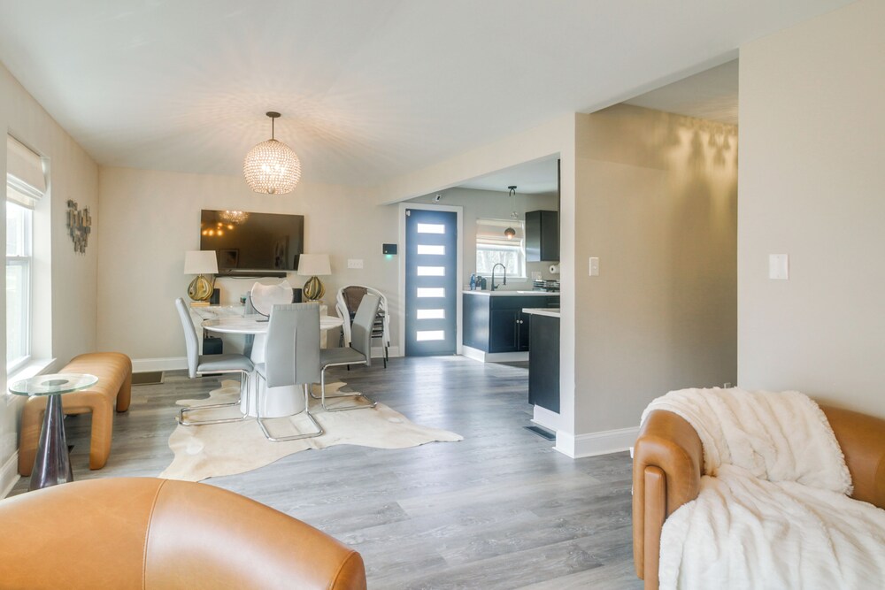 Charlotte Gem w/ Deck & Community Amenities