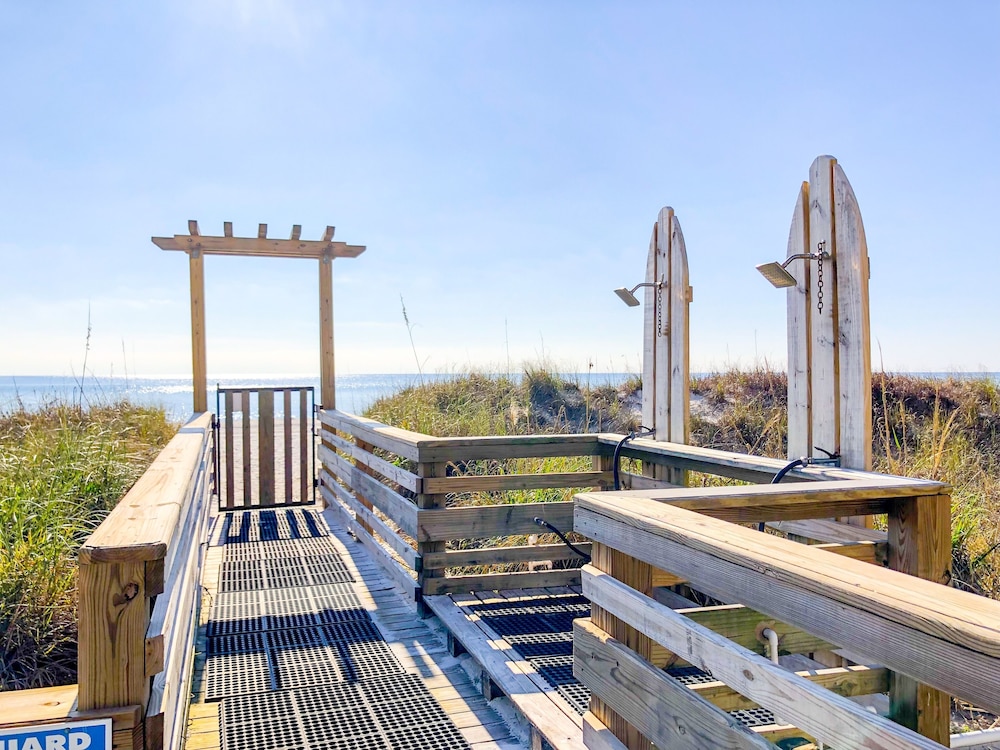 Top of The Gulf Resort by FunQuest VR view 2