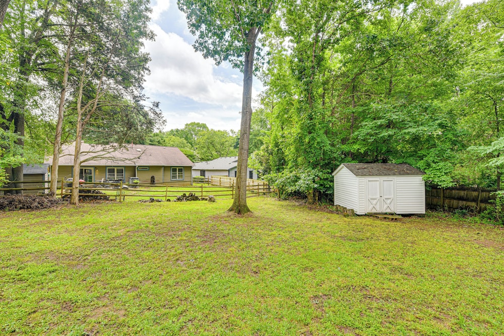 10 Mi to Uptown Charlotte: Family Home w/ Backyard