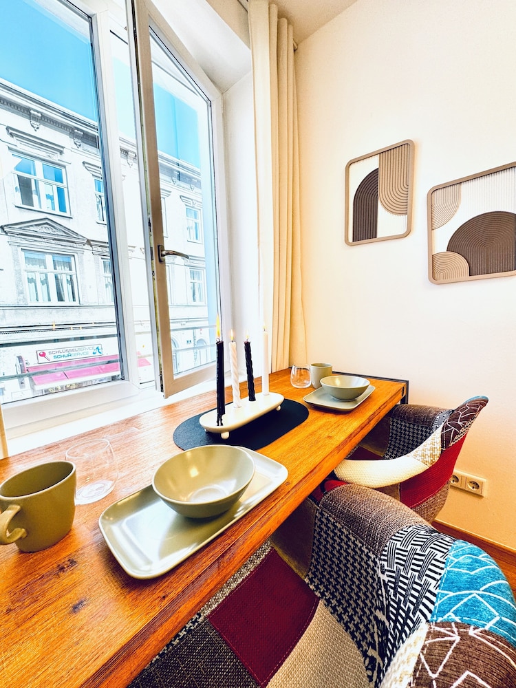 Comfortable Room Near Kaufpark Alterlaa