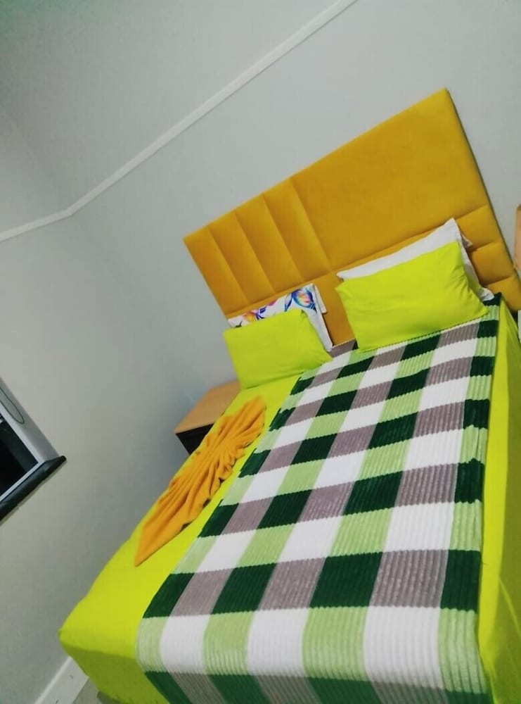 Neo & ruks guest house goodwood