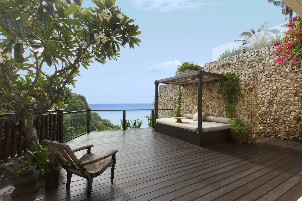 The Ungasan Clifftop Resort 26