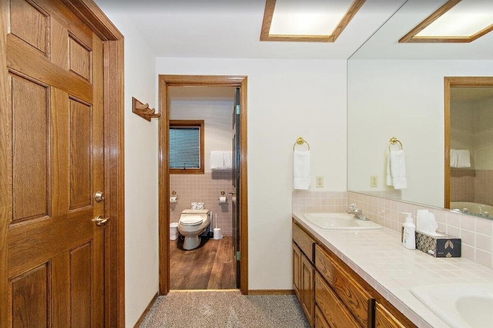 Summit Lodge 1&2
