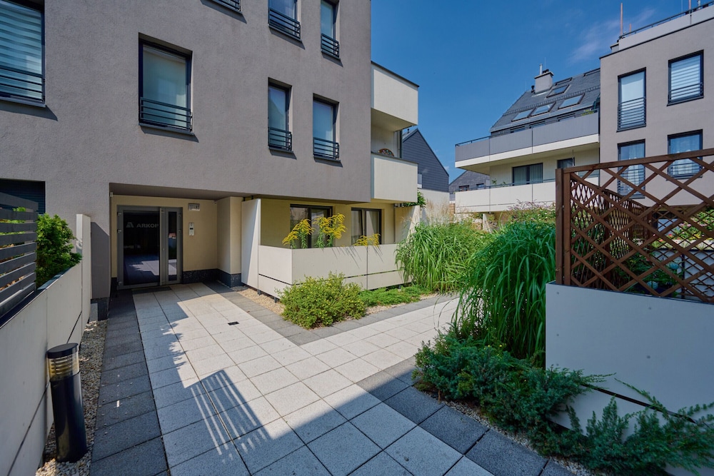 Elegant Wroclaw Apartment by Renters view 3