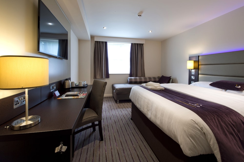 Premier Inn Doncaster Central East 5