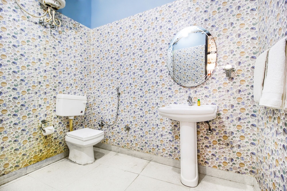Fabhotel Shalom Indus Residency