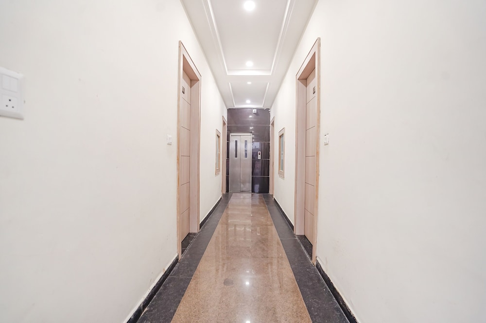 Fabhotel Shri Giriraj Ji Dham