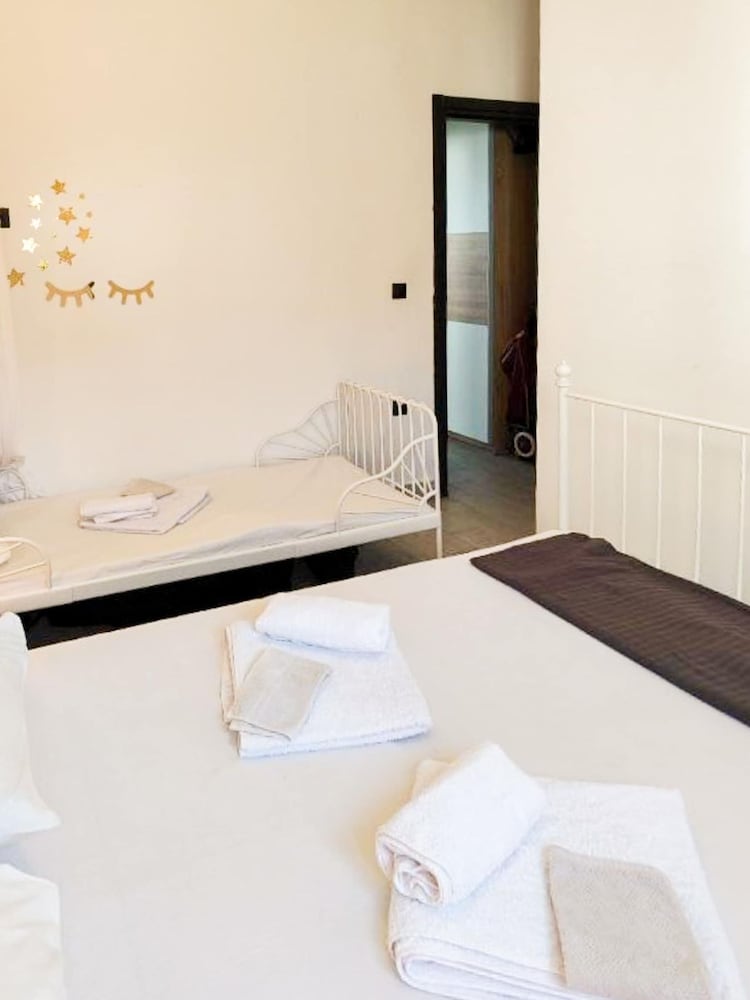 Marilous House - Skyros Beachfront Getaway