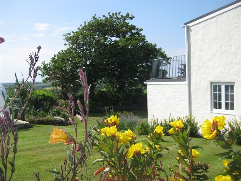 Tregaddra Farmhouse B&B