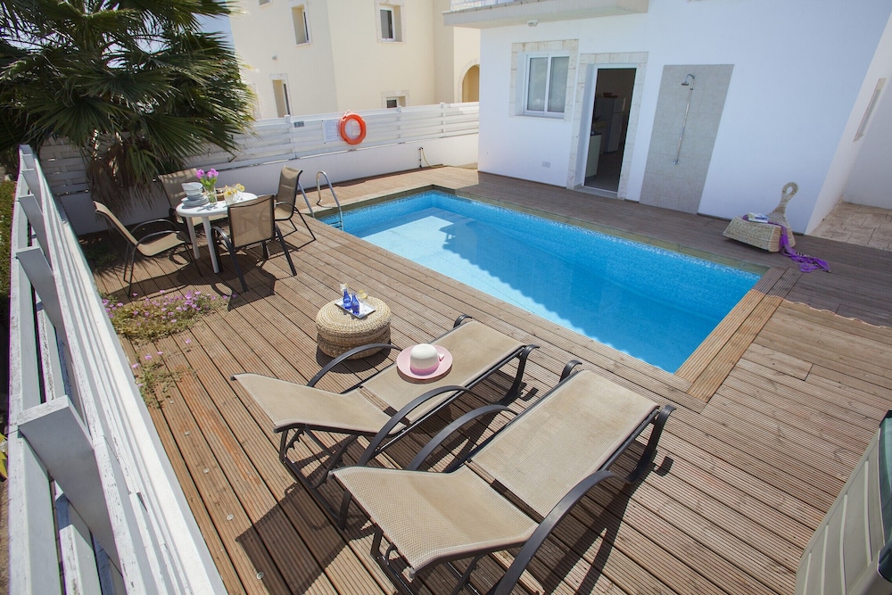 Protaras Villa Cemelia