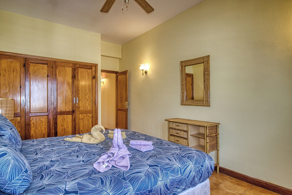Ocean View-2 Bed-sleeps 4-marina