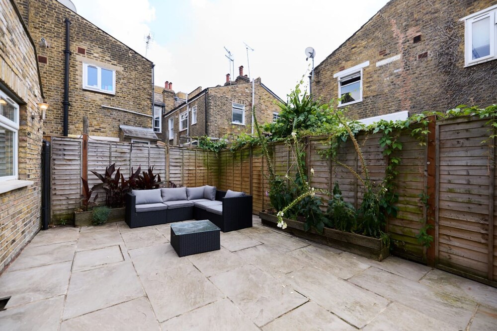 The Fulham Wharf - Glamorous 2bdr Flat With Garden
