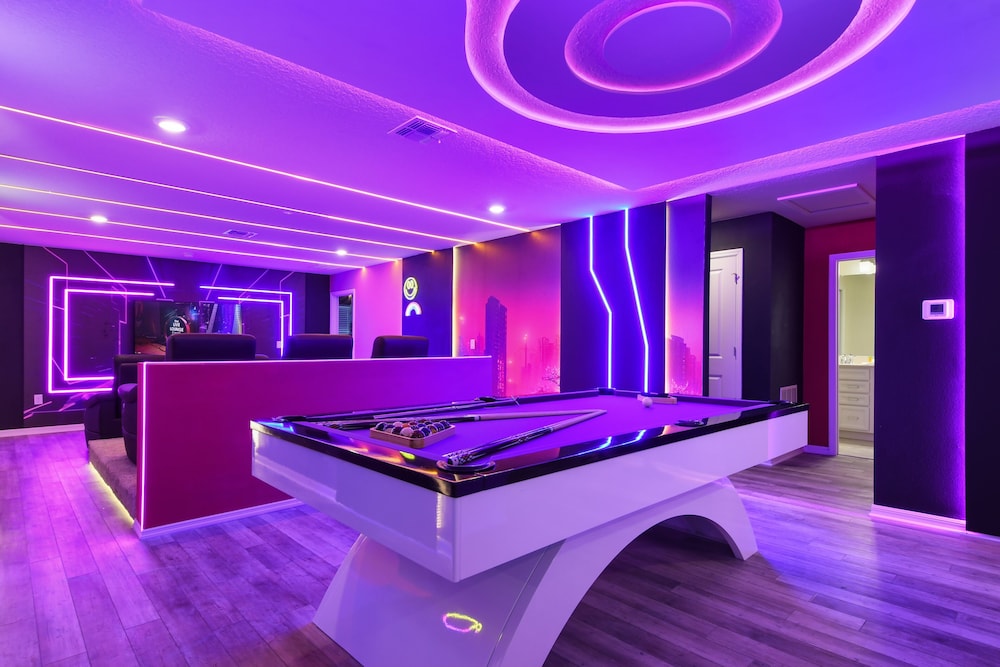 Modern Resort Home w/ Pool, Spa & Arcade Access
