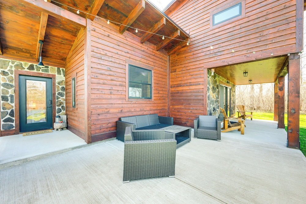 Kayak, Grill & Relax: Bo's Hideaway on Leland Pond