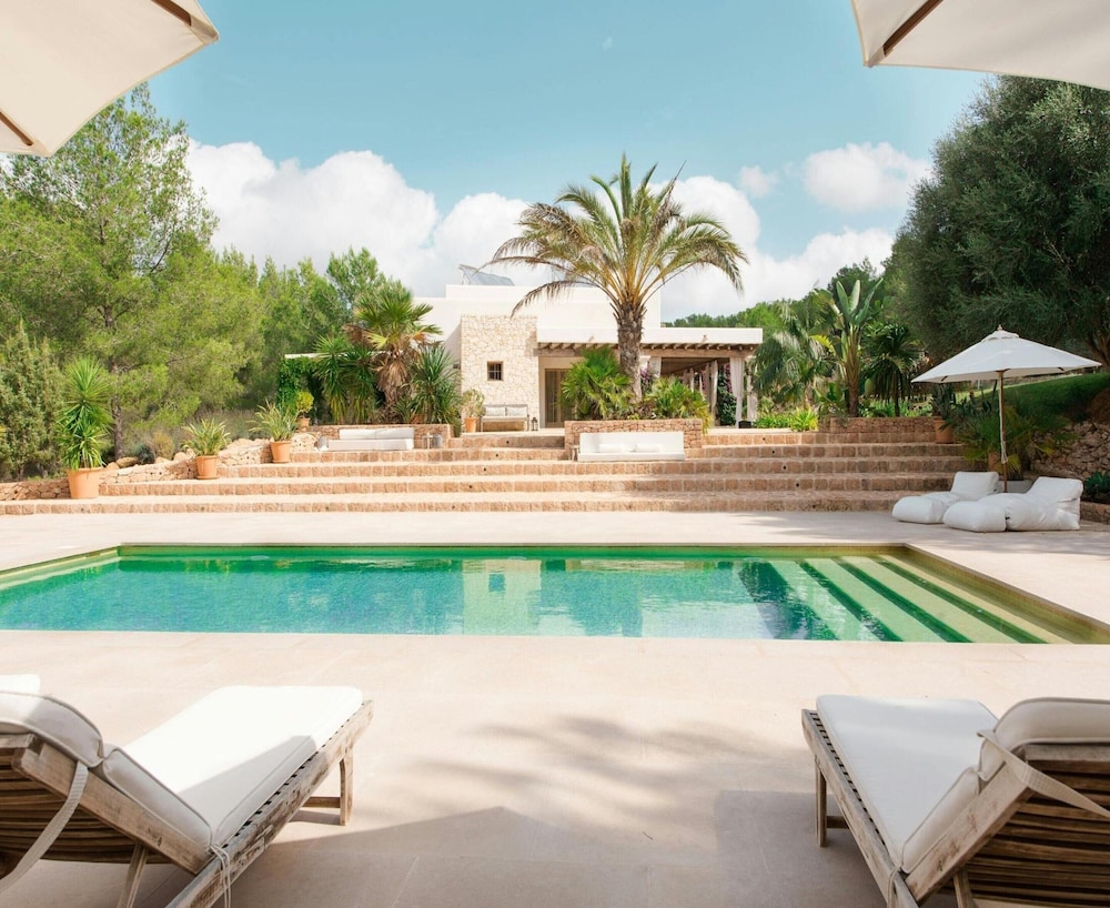 Holiday Home With Wooden-beamed Patio