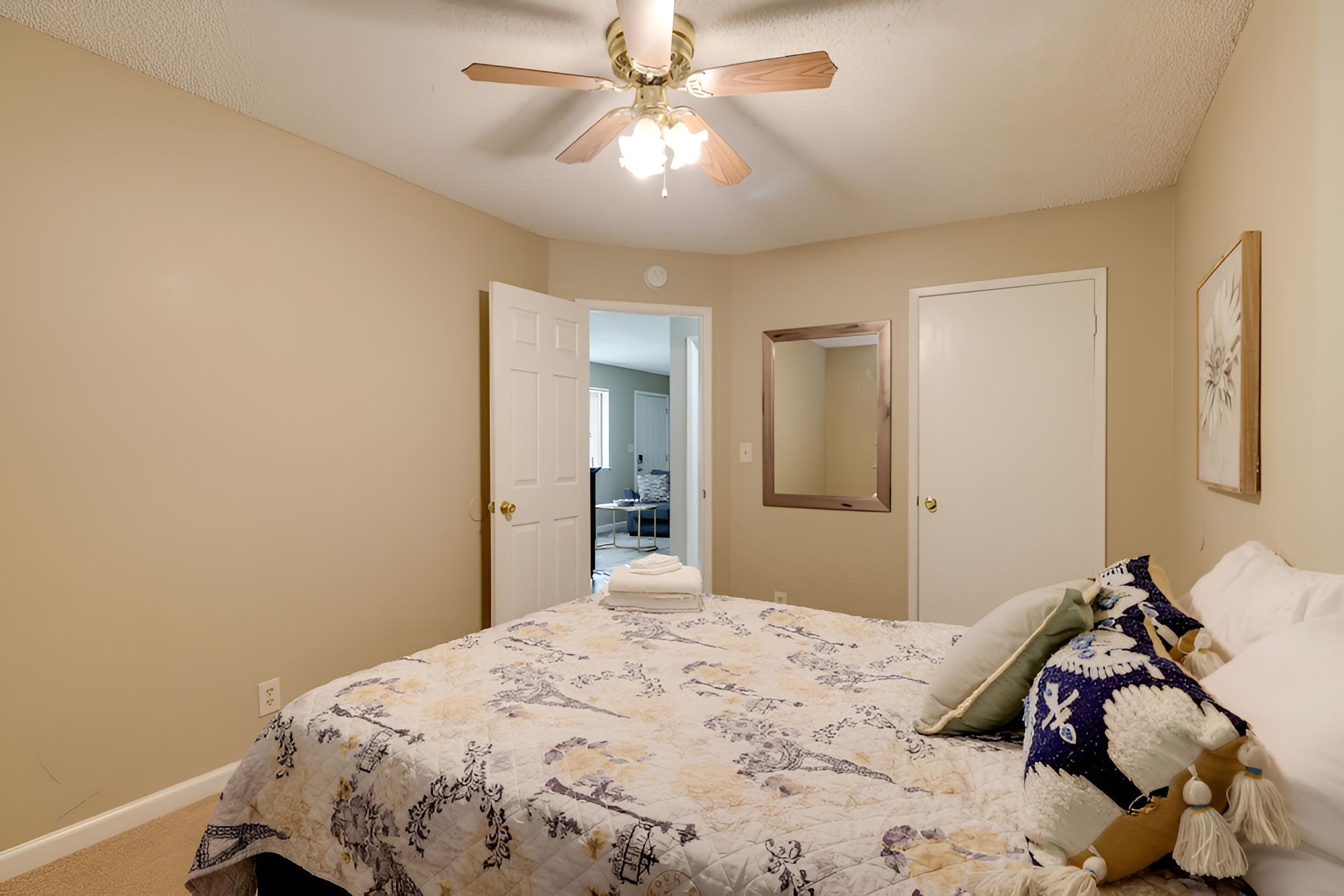 Fresno Apt Near Attractions, Shopping & Dining! view 2