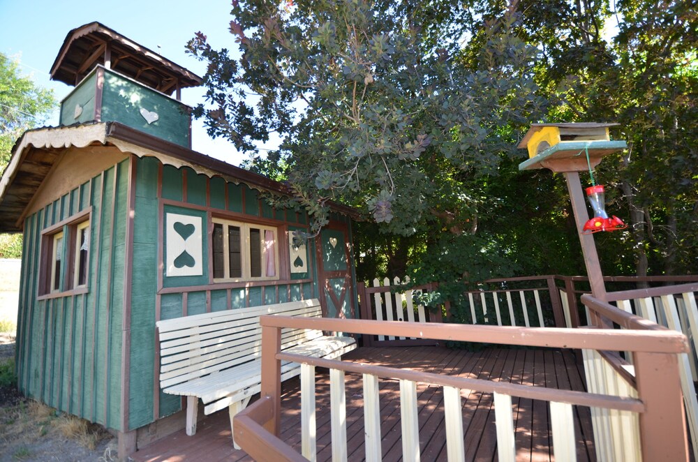 Fairy's Garden Chalet