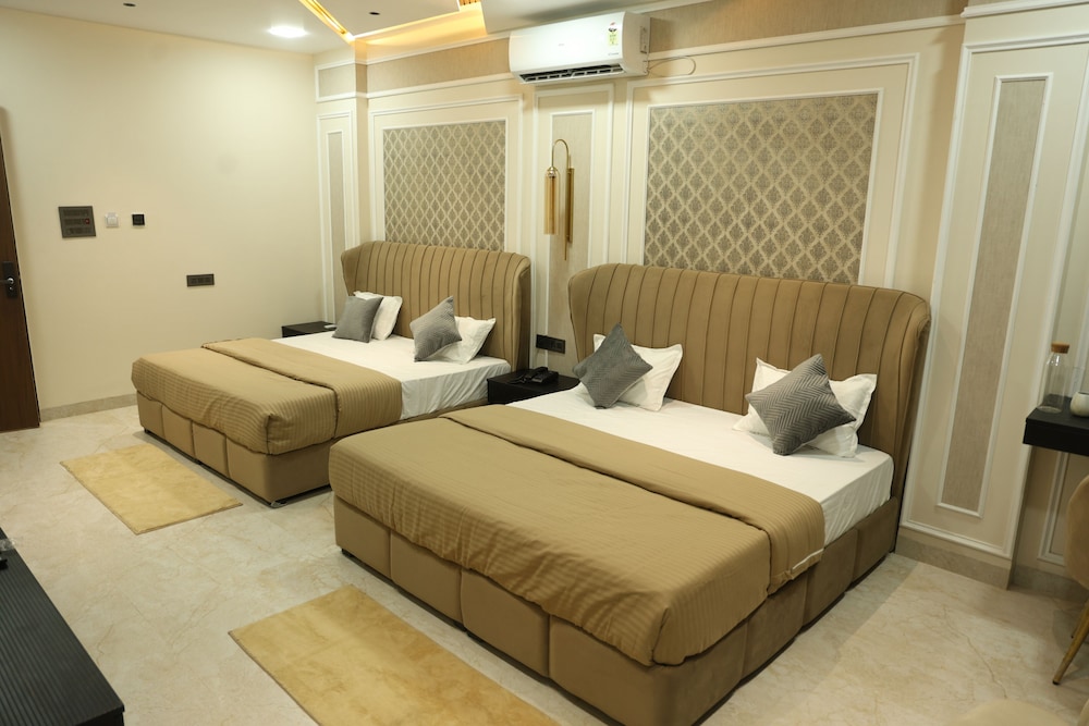 Govind Palace Restaurant and Resort