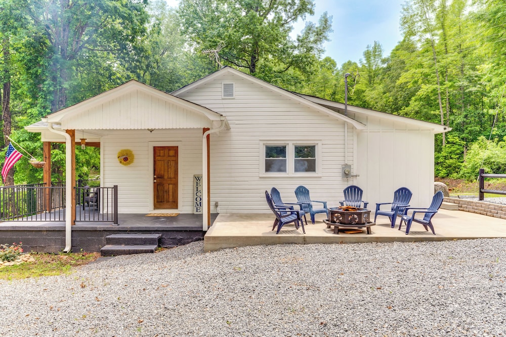 Forest City Home w/ Fire Pit - 3 Mi to Downtown! - Property Image 8