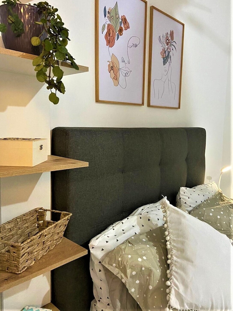 Mercanti Apts Caney view 5