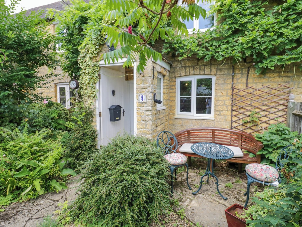 4 Lansdown Cottages