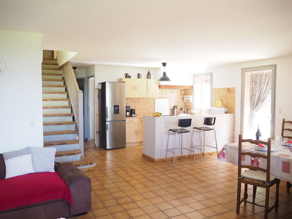Bedoin Garden Home With Views