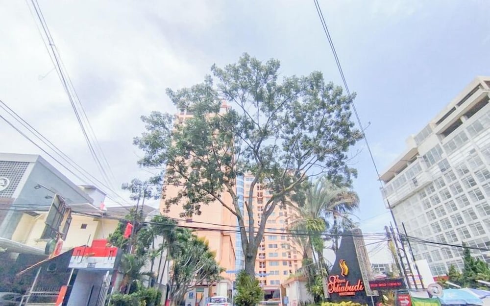 Elegant and Spacious 3BR at Grand Setiabudi Apartment