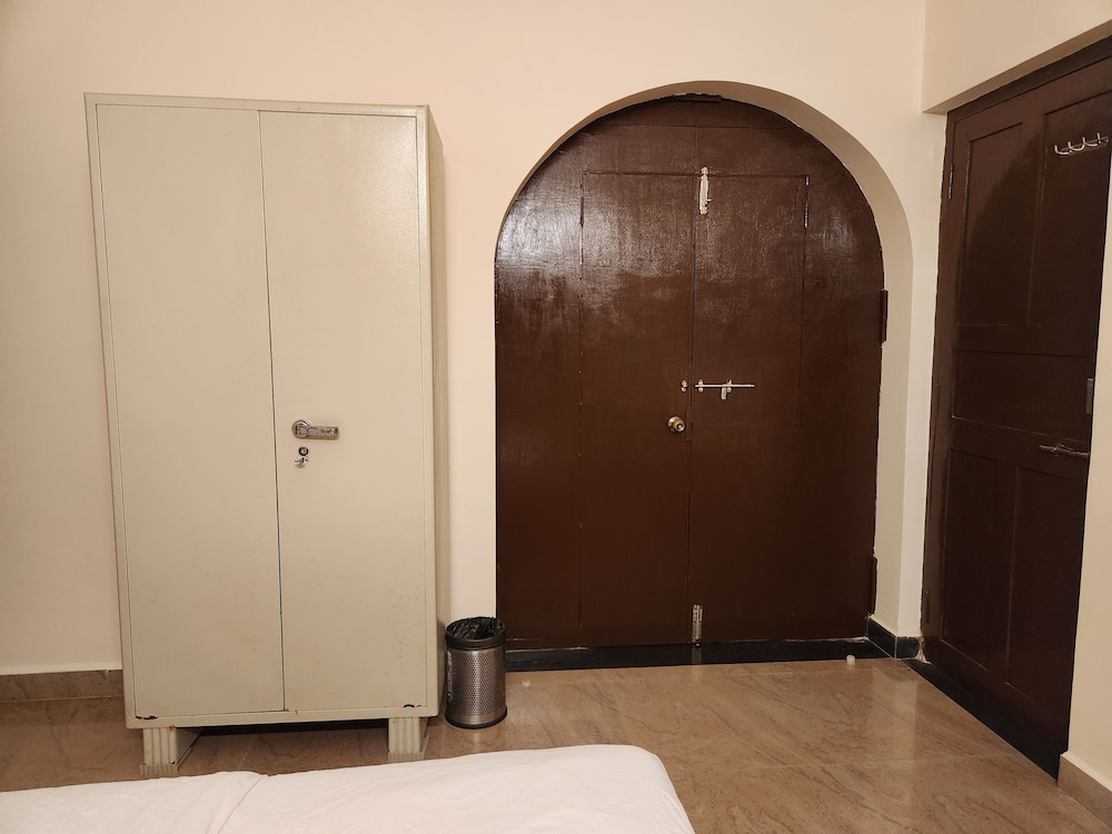 Sai Sharad Hotel