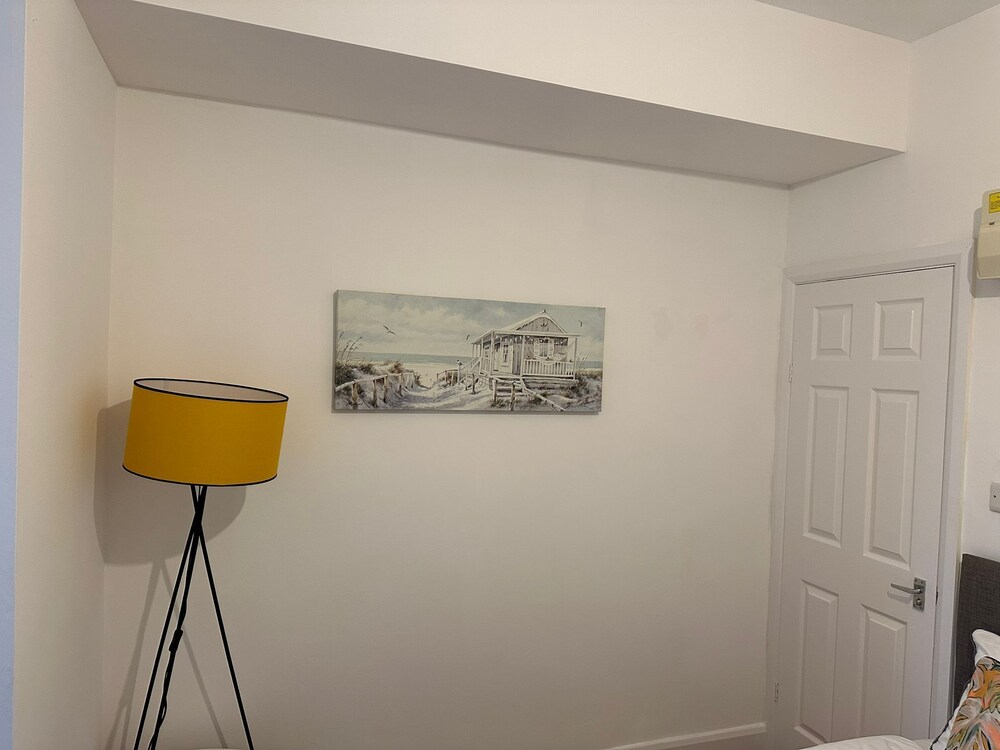 Delightful Delta-studio Apt,walk-2leeds City,wifi view 3