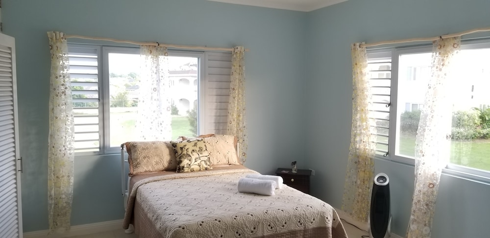 Oceanic View Apartment at Fern Court, photo 21